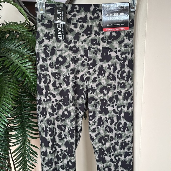 Brand New Miraclesuit Tummy Control Athleisure Leggings Tortoise Shell Green - Picture 4 of 16